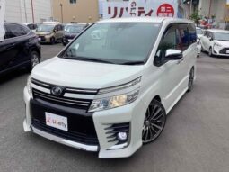 TOYOTA VOXY ZS KIRAMEKI
