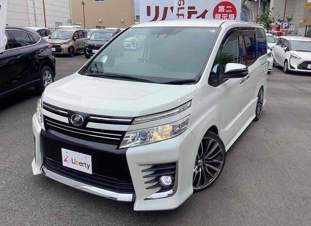 
								TOYOTA VOXY ZS KIRAMEKI full									