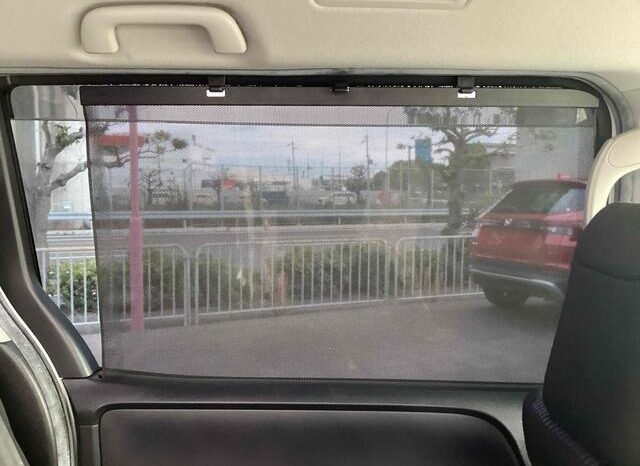 
								TOYOTA VOXY ZS KIRAMEKI full									