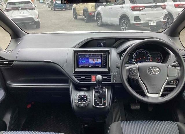 
								TOYOTA VOXY ZS KIRAMEKI full									
