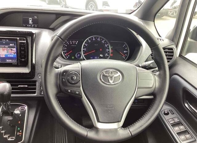 
								TOYOTA VOXY ZS KIRAMEKI full									