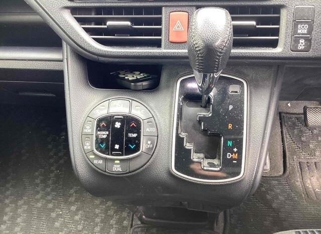
								TOYOTA VOXY ZS KIRAMEKI full									