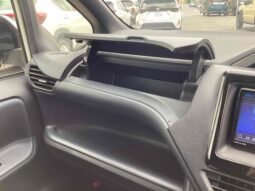 
										TOYOTA VOXY ZS KIRAMEKI full									