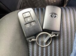 
										TOYOTA VOXY ZS KIRAMEKI full									