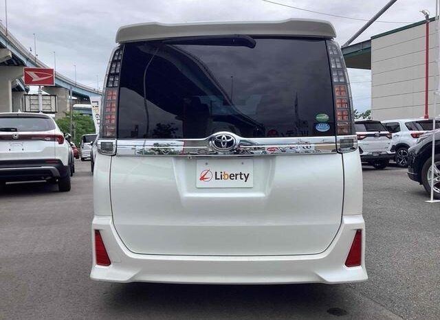 
								TOYOTA VOXY ZS KIRAMEKI full									