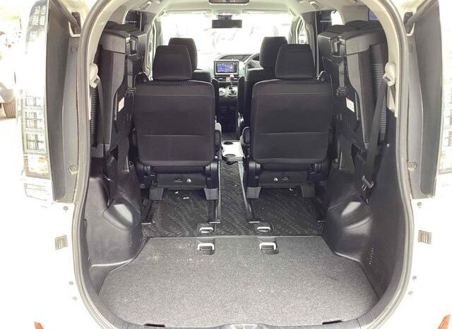 
								TOYOTA VOXY ZS KIRAMEKI full									