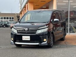 TOYOTA VOXY ZS KIRAMEKI