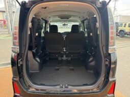 
										TOYOTA VOXY ZS KIRAMEKI full									
