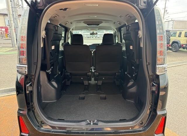 
								TOYOTA VOXY ZS KIRAMEKI full									