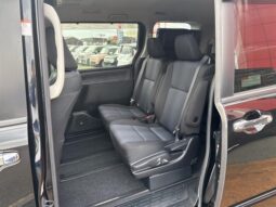 
										TOYOTA VOXY ZS KIRAMEKI full									