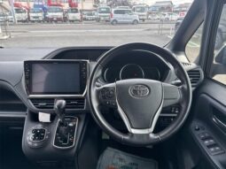 TOYOTA VOXY ZS KIRAMEKI