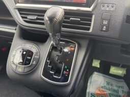 
										TOYOTA VOXY ZS KIRAMEKI full									