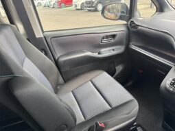 
										TOYOTA VOXY ZS KIRAMEKI full									