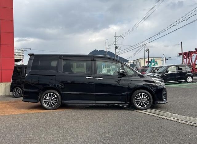 
								TOYOTA VOXY ZS KIRAMEKI full									