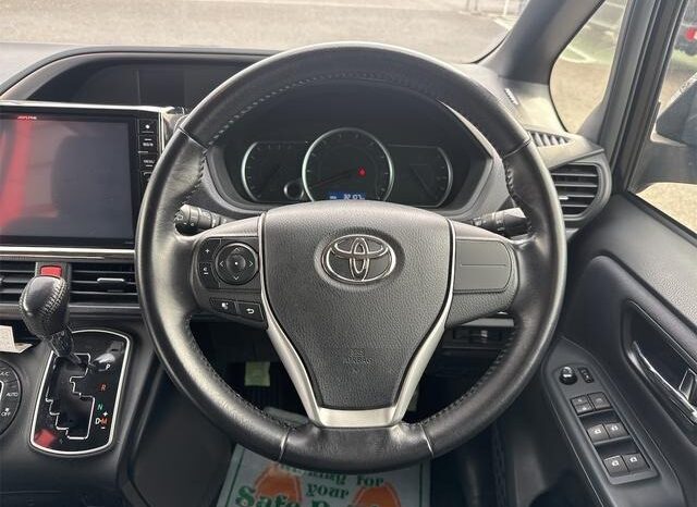 
								TOYOTA VOXY ZS KIRAMEKI full									