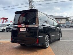 
										TOYOTA VOXY ZS KIRAMEKI full									