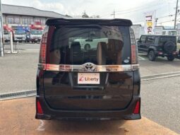 
										TOYOTA VOXY ZS KIRAMEKI full									