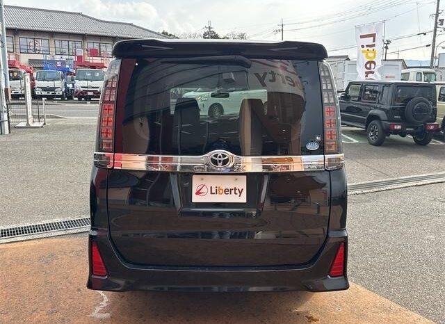 
								TOYOTA VOXY ZS KIRAMEKI full									