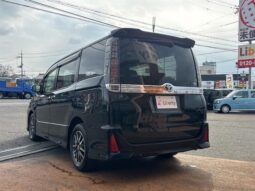 
										TOYOTA VOXY ZS KIRAMEKI full									
