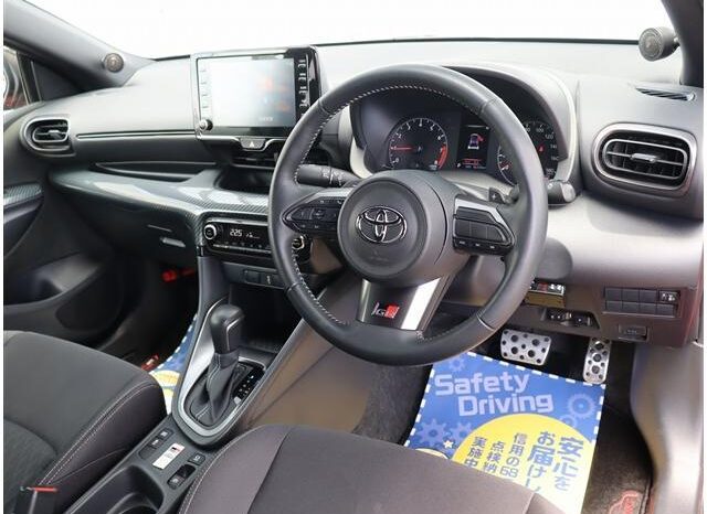 
								TOYOTA GR YARIS RS full									