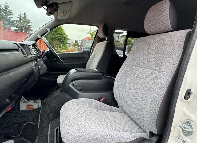 
								TOYOTA HIACE COMMUTER SUPER LONG GL full									