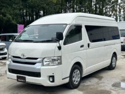 TOYOTA HIACE COMMUTER 2020