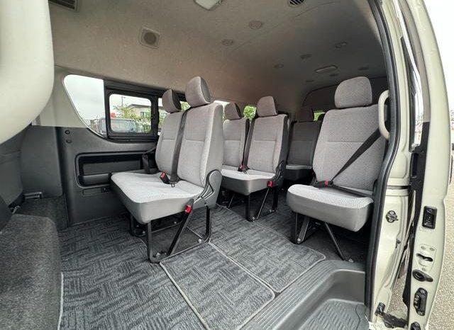 
								TOYOTA HIACE COMMUTER SUPER LONG GL full									