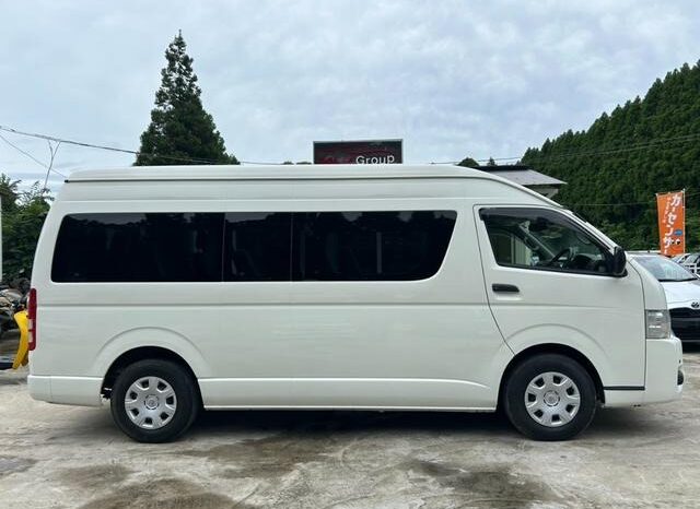 
								TOYOTA HIACE COMMUTER 2020 full									