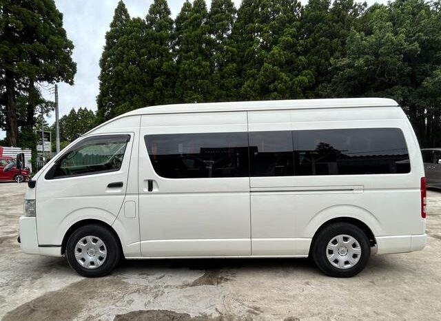 
								TOYOTA HIACE COMMUTER 2020 full									