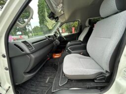 
										TOYOTA HIACE COMMUTER 2020 full									