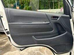 
										TOYOTA HIACE COMMUTER 2020 full									