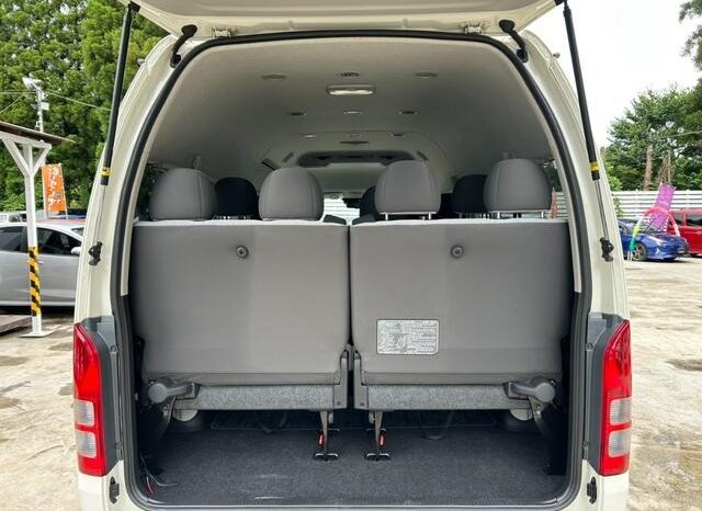 
								TOYOTA HIACE COMMUTER 2020 full									
