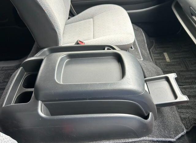 
								TOYOTA HIACE COMMUTER 2020 full									
