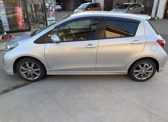 
								TOYOTA VITZ RS full									