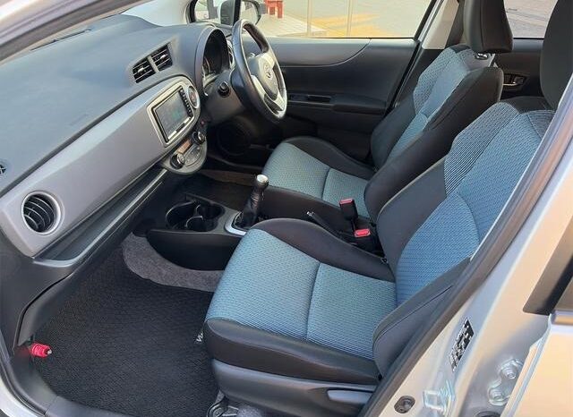 
								TOYOTA VITZ RS full									
