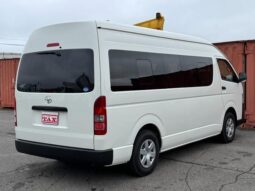 TOYOTA HIACE COMMUTER SUPER LONG GL