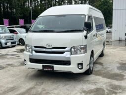 TOYOTA HIACE COMMUTER 2020