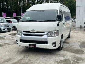 TOYOTA HIACE COMMUTER 2020