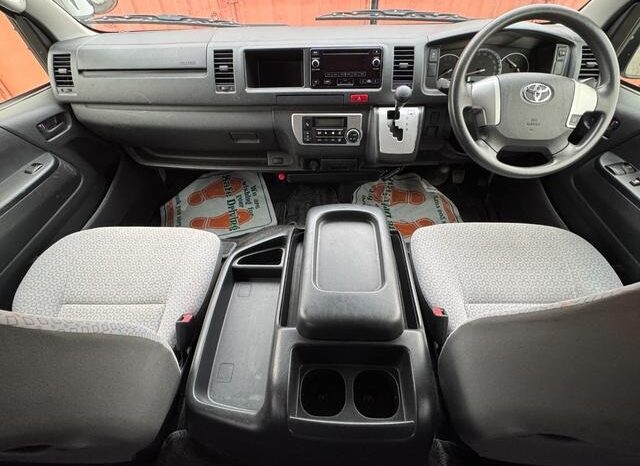
								TOYOTA HIACE COMMUTER SUPER LONG GL full									