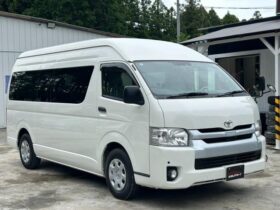 TOYOTA HIACE COMMUTER 2020