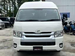 TOYOTA HIACE COMMUTER 2020