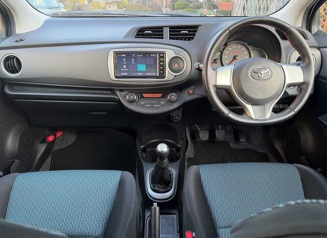 
								TOYOTA VITZ RS full									