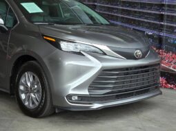 TOYOTA SIENNA XLE