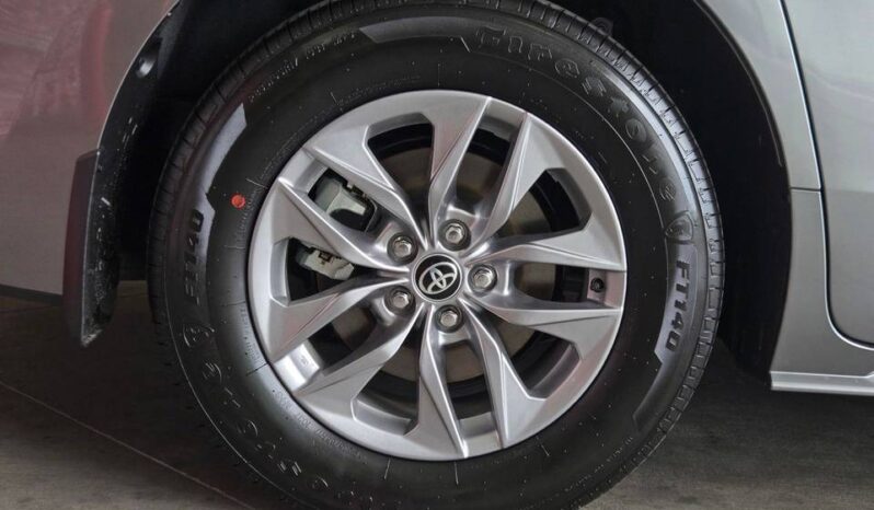 
								TOYOTA SIENNA XLE full									