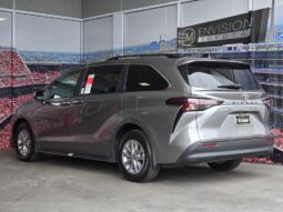 TOYOTA SIENNA XLE
