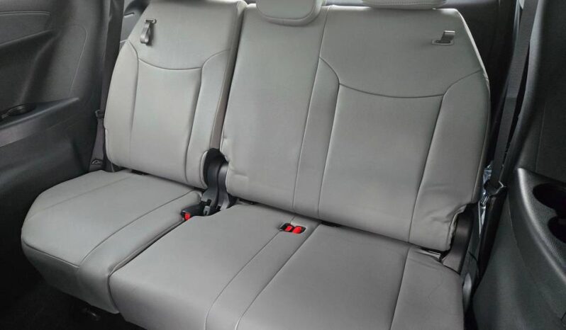 
								TOYOTA SIENNA XLE full									