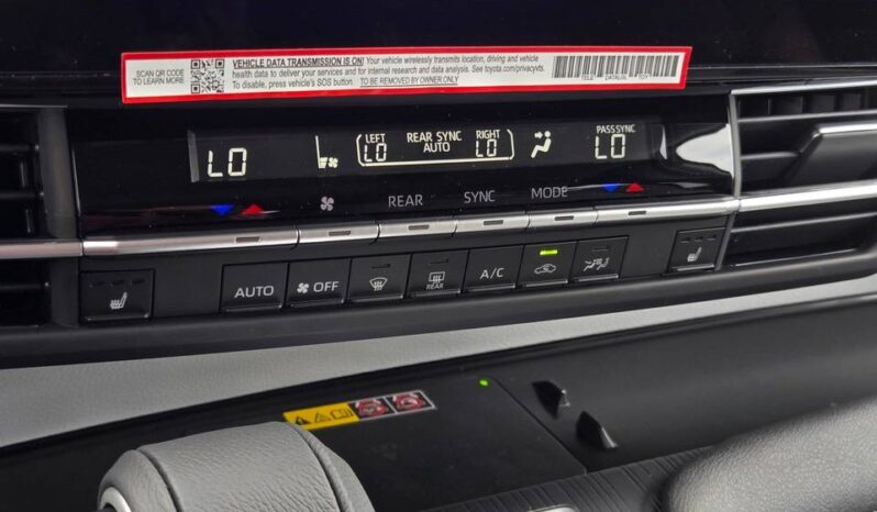 
								TOYOTA SIENNA XLE full									
