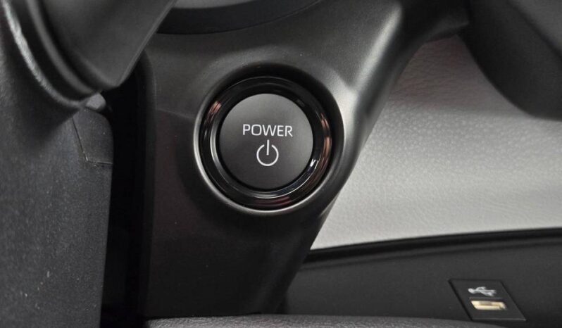 
								TOYOTA SIENNA XLE full									