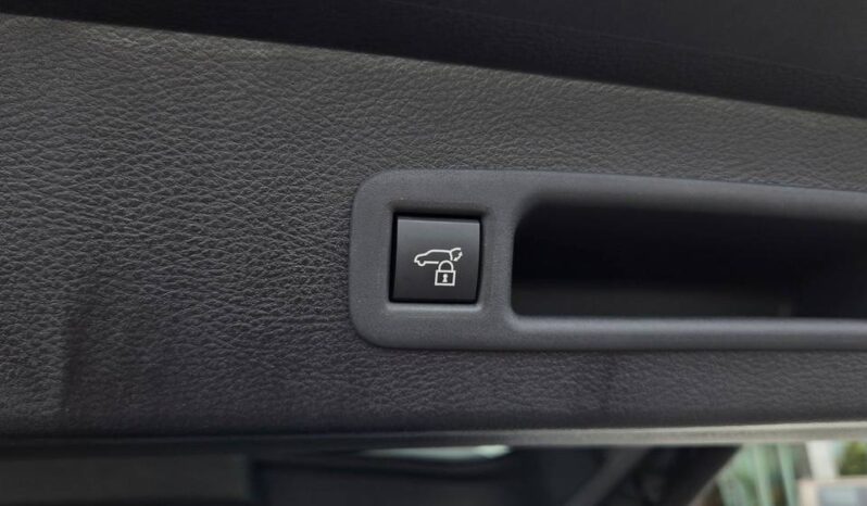 
								TOYOTA SIENNA XLE full									