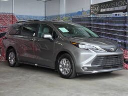 TOYOTA SIENNA XLE